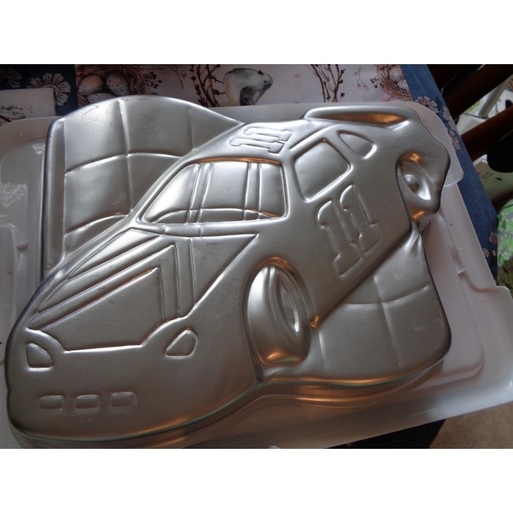 Wilton #11 NASCAR Race Car Aluminum Cake Pan 2105-1350